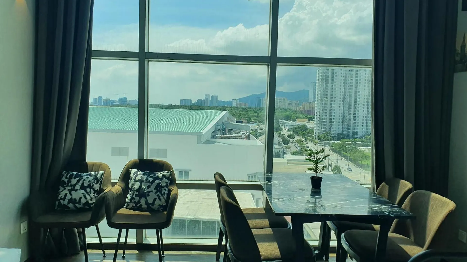 Fantastic Seaview Loft 2R2B 9Pax #Maritime Apartment Jelutong